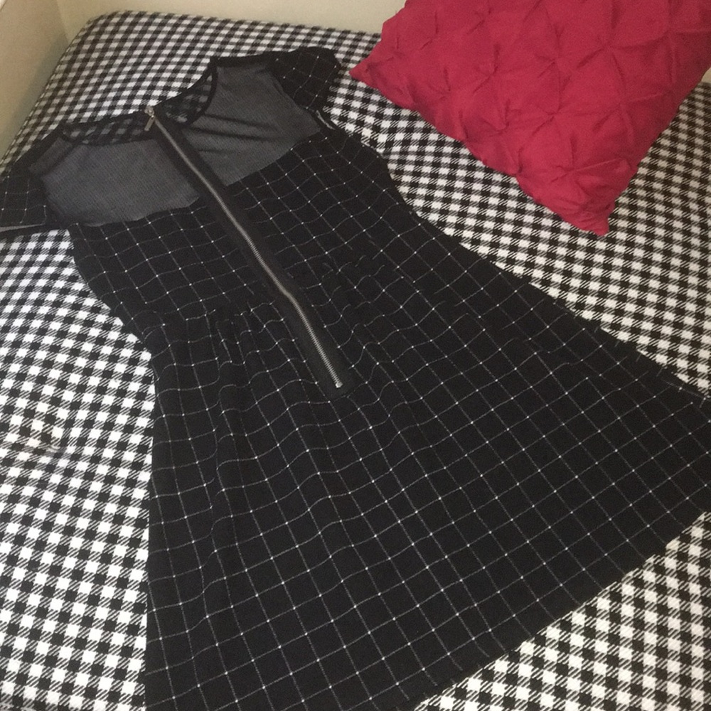 Sheer Back Retro Themed Dress